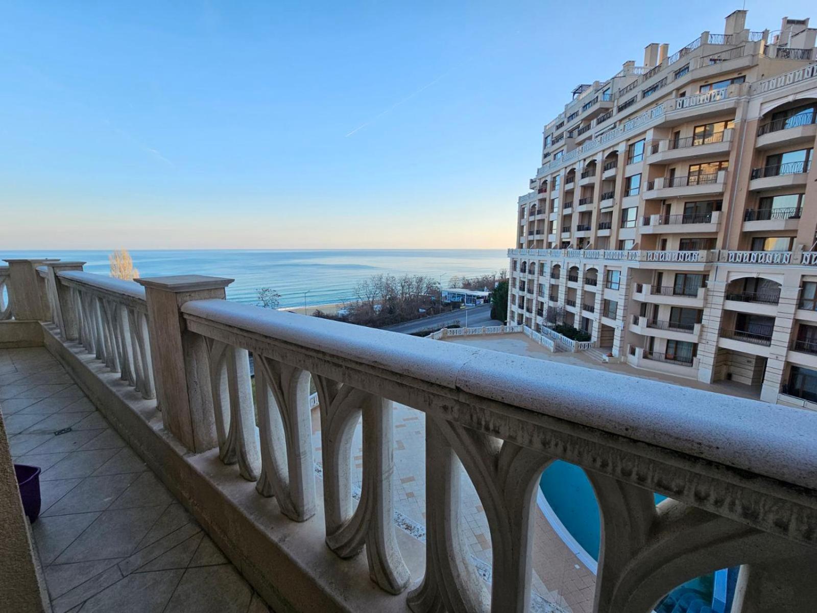 וארנה Elegantz Apartments 2 מראה חיצוני תמונה