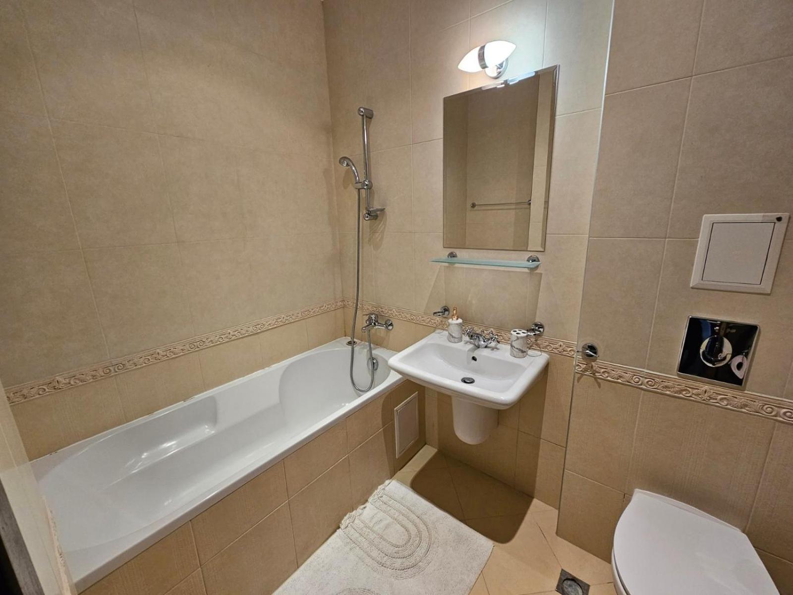 וארנה Elegantz Apartments 2 מראה חיצוני תמונה
